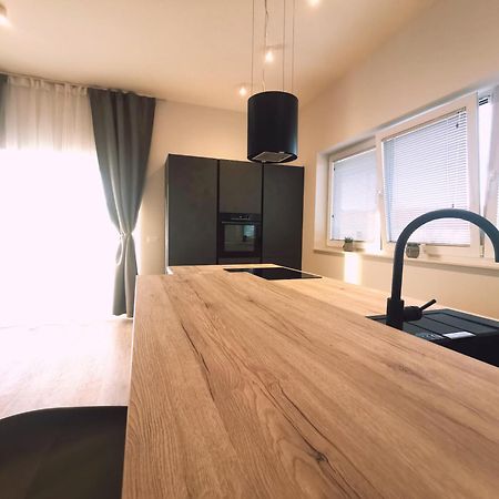 Villa Kora - Luxury Holiday Apartments Λομπάρδα Εξωτερικό φωτογραφία