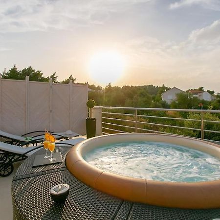 Villa Kora - Luxury Holiday Apartments Λομπάρδα Εξωτερικό φωτογραφία