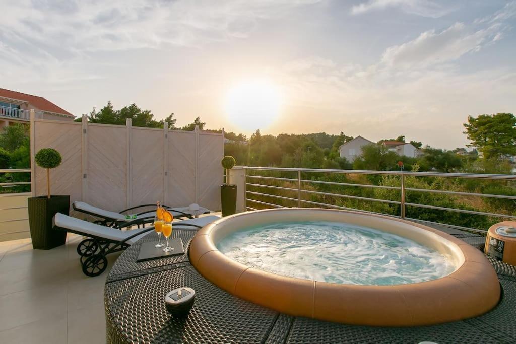 Villa Kora - Luxury Holiday Apartments Λομπάρδα Εξωτερικό φωτογραφία