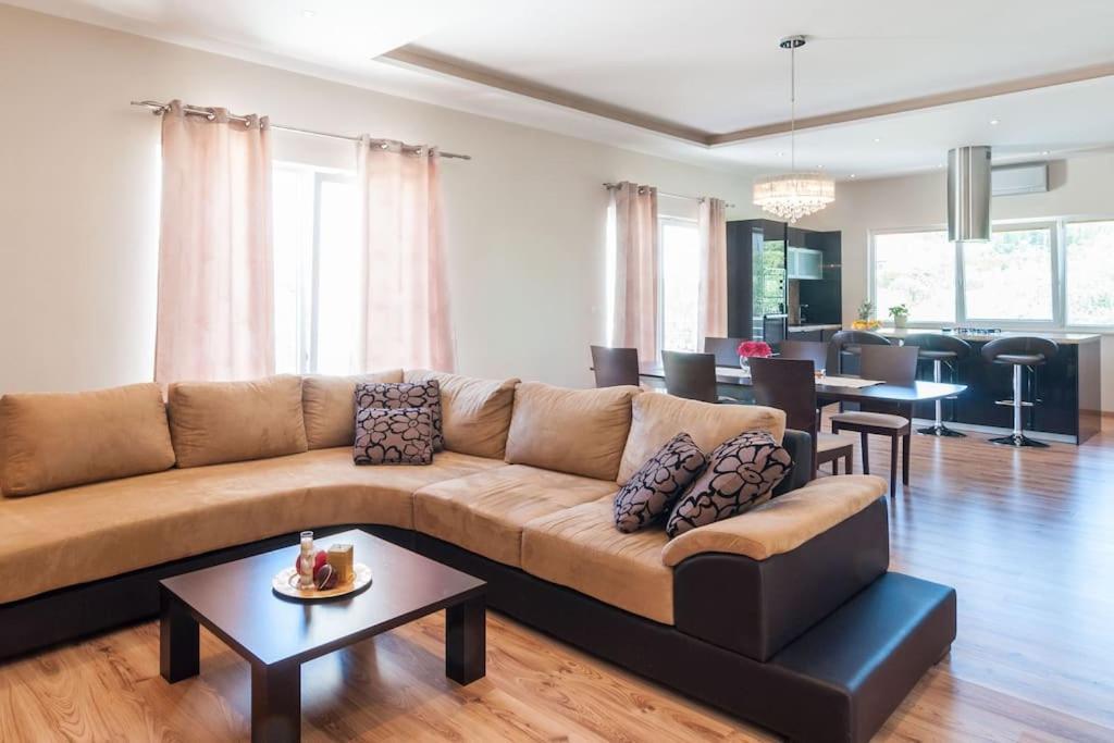 Villa Kora - Luxury Holiday Apartments Λομπάρδα Εξωτερικό φωτογραφία