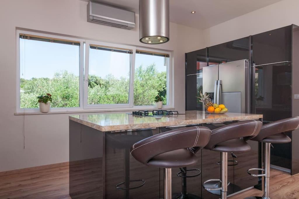 Villa Kora - Luxury Holiday Apartments Λομπάρδα Εξωτερικό φωτογραφία