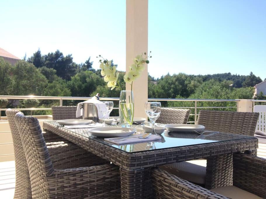 Villa Kora - Luxury Holiday Apartments Λομπάρδα Εξωτερικό φωτογραφία