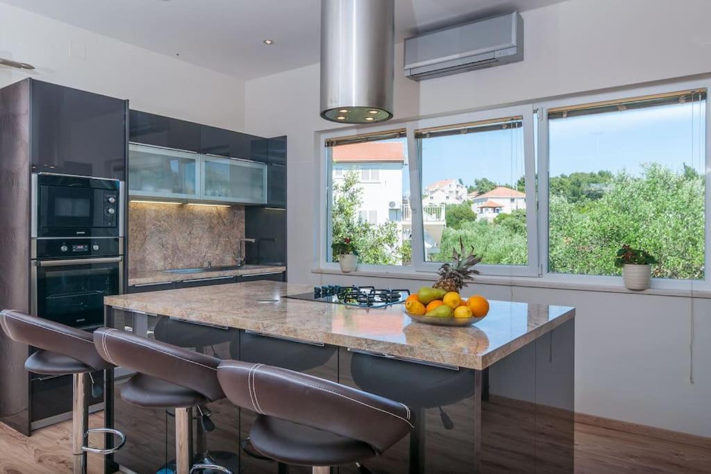 Villa Kora - Luxury Holiday Apartments Λομπάρδα Εξωτερικό φωτογραφία